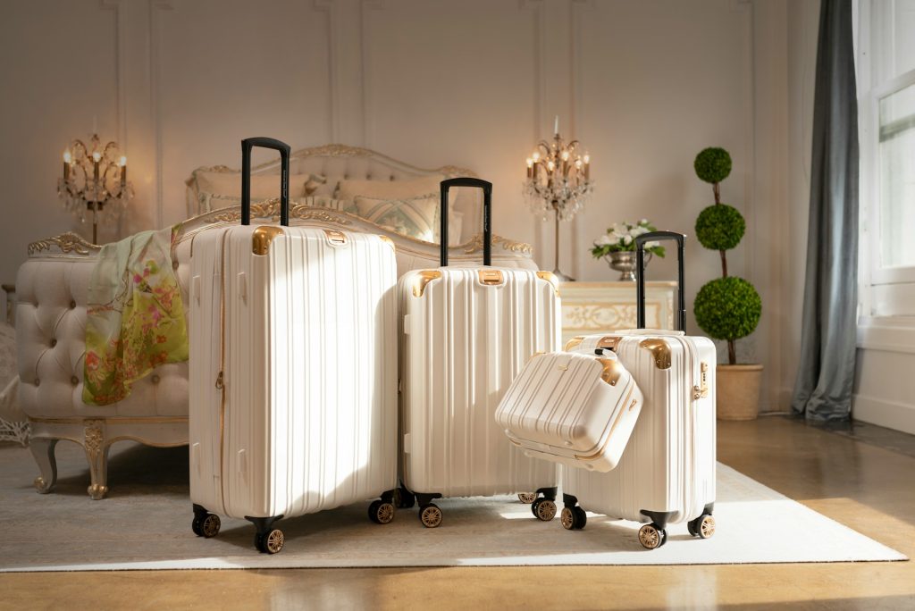 How to Choose the Best Luggage for Your Travels